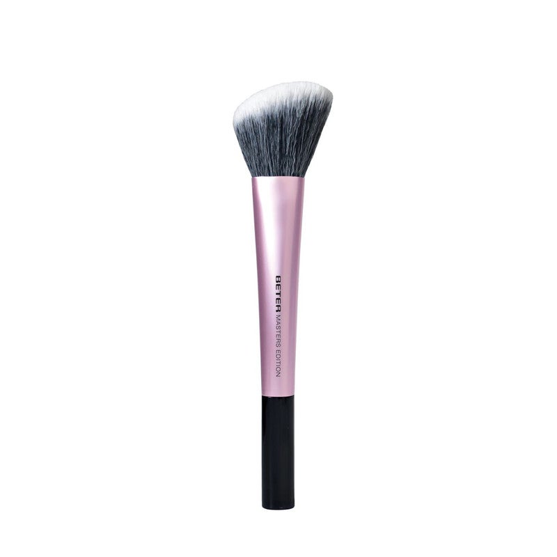 Angled blusher brush, synthetic hair. Nº 50